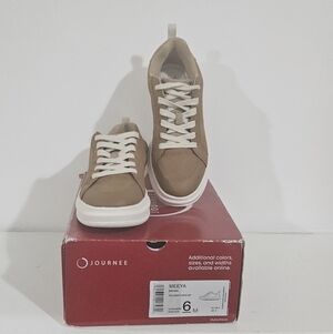 Journee Meeya Women's Casual Lace-Up Sneakers /Brown / Size 6